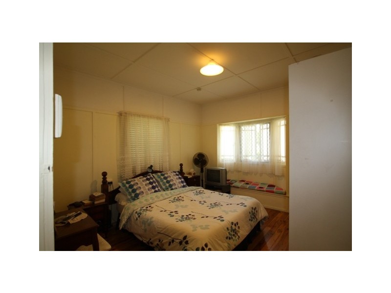 39 Daniel St, Lowood QLD 4311