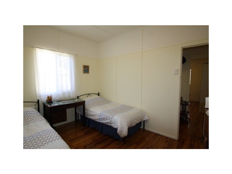 39 Daniel St, Lowood QLD 4311