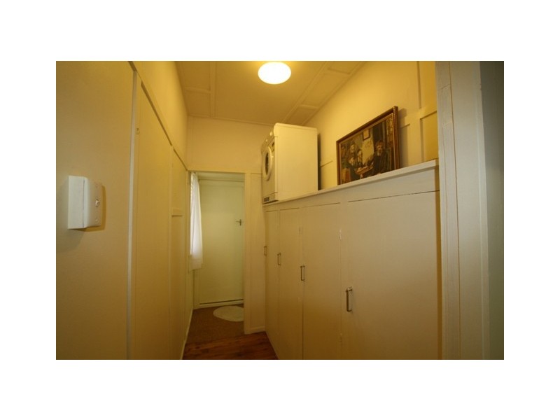 39 Daniel St, Lowood QLD 4311