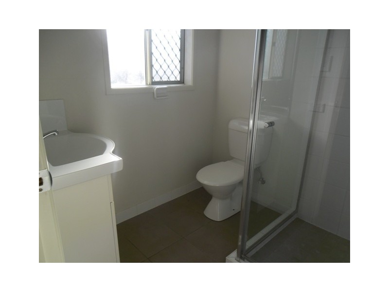 25 Walter Court, Leichhardt QLD 4305