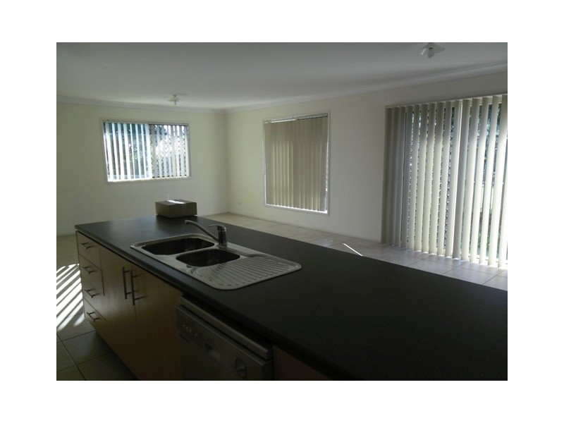 25 Walter Court, Leichhardt QLD 4305