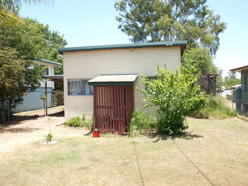 29 Vineyard Street, One Mile QLD 4305