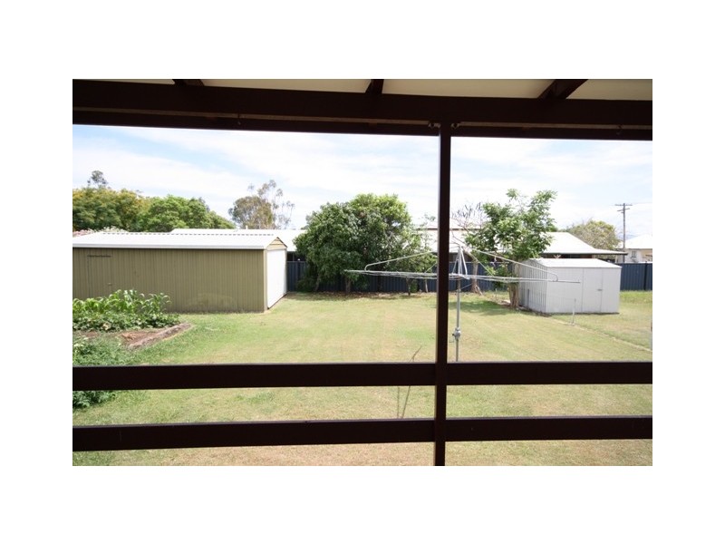 15 Pryde St, Lowood QLD 4311