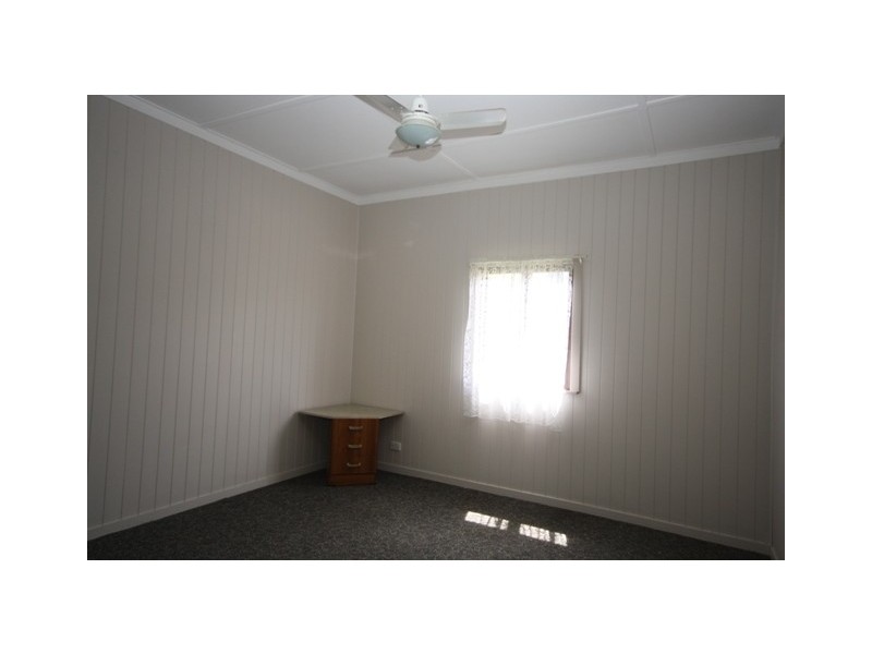 15 Pryde St, Lowood QLD 4311
