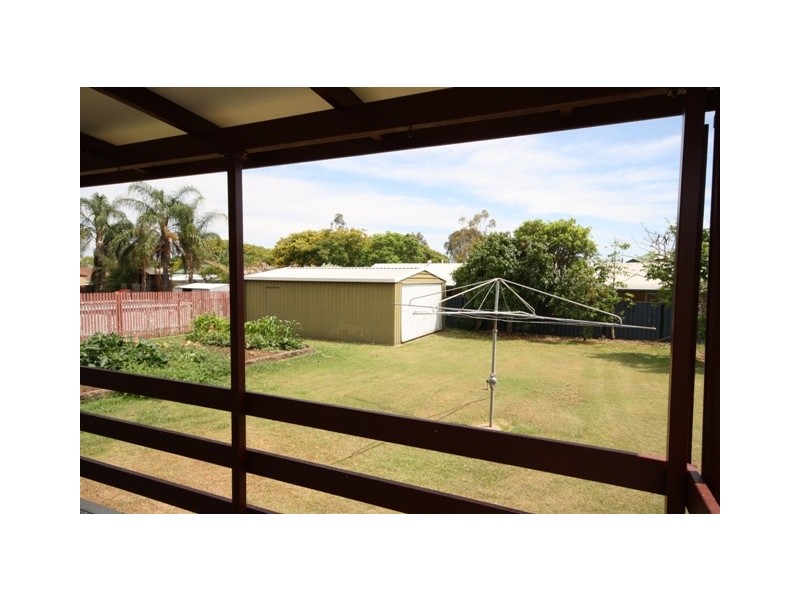 15 Pryde St, Lowood QLD 4311
