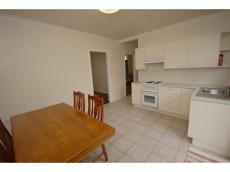 7 Marian Street, Booval QLD 4304