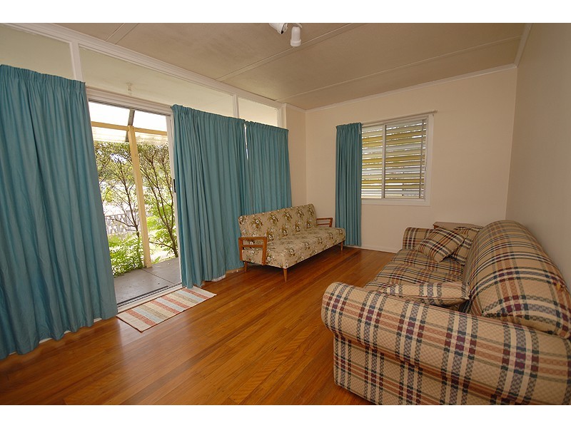 7 Marian Street, Booval QLD 4304