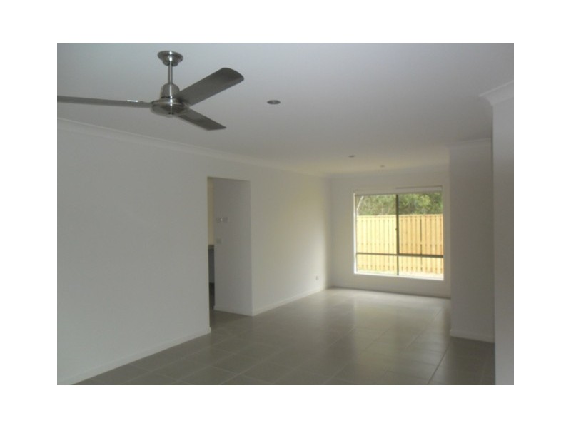 2 Oakwood Street, Fernvale QLD 4306