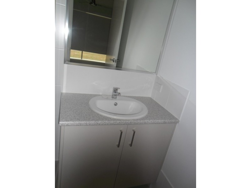 2 Oakwood Street, Fernvale QLD 4306