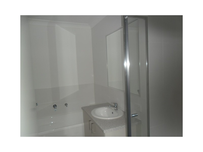 2 Oakwood Street, Fernvale QLD 4306