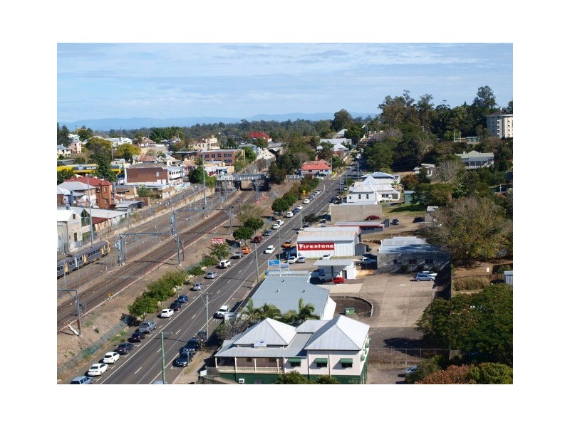 905 Ellenborough Street, Ipswich QLD 4305