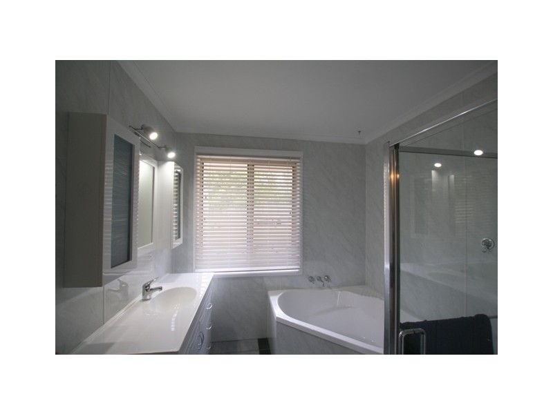 5 Christella Court, Fernvale QLD 4306