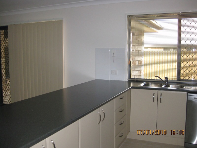 32 Graham Road, Fernvale QLD 4306