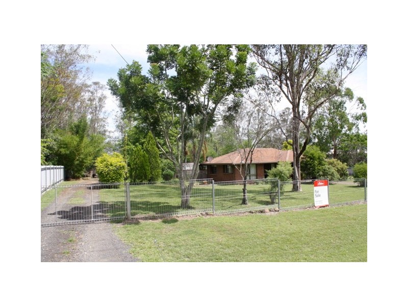 145 Adelong Avenue, Thagoona QLD 4306