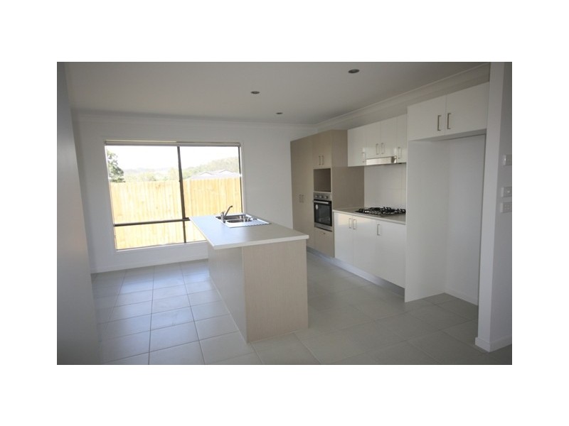 4 Myrtle Street, Fernvale QLD 4306