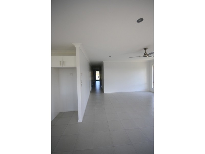4 Myrtle Street, Fernvale QLD 4306