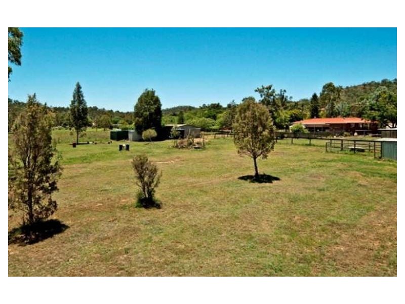 17 Carralluma Crescent, Fernvale QLD 4306