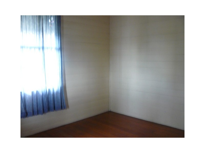 69 Downs Street, North Ipswich QLD 4305