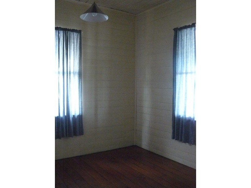 69 Downs Street, North Ipswich QLD 4305