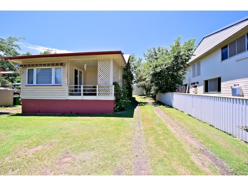 17 Brisbane Road, Redbank QLD 4301