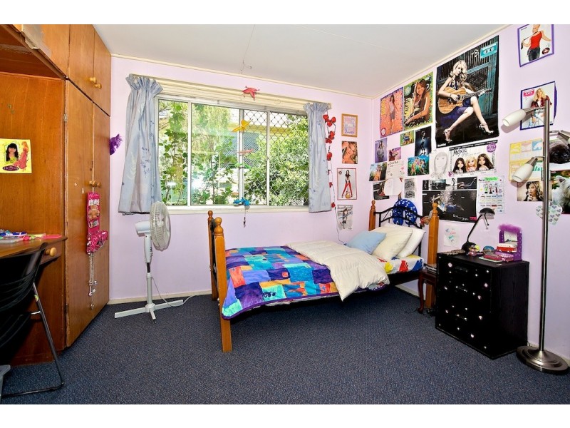 17 Brisbane Road, Redbank QLD 4301