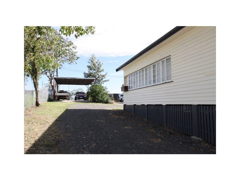 2357 Ipswich Road, Oxley QLD 4075