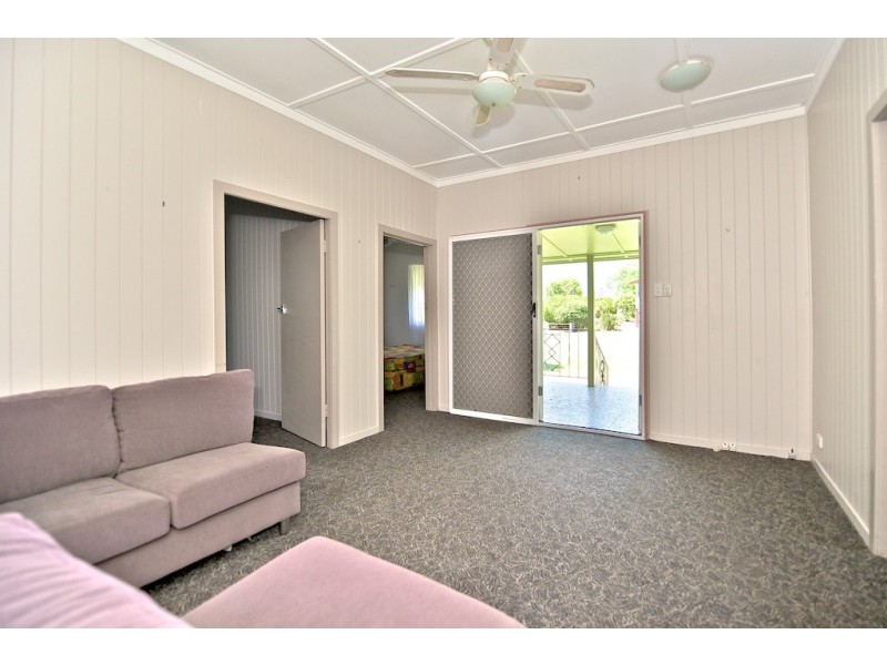 15 Pryde Street, Lowood QLD 4311