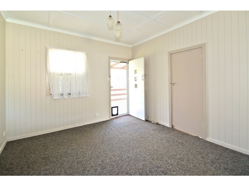 15 Pryde Street, Lowood QLD 4311