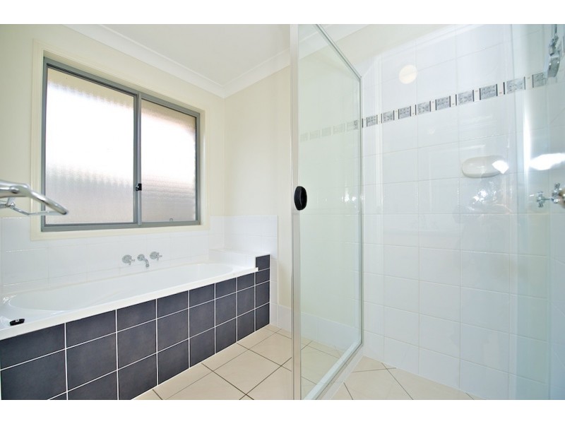 6 Sarah Place, Raceview QLD 4305