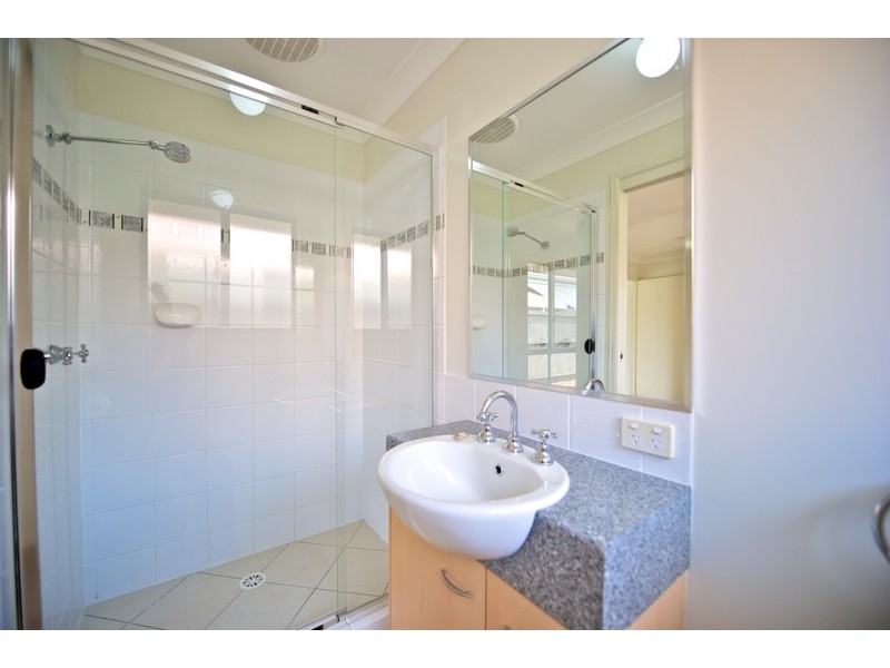 6 Sarah Place, Raceview QLD 4305