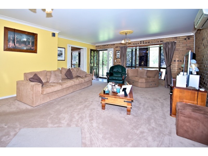 97 Theuerkaufs Rd, Fairney View QLD 4306