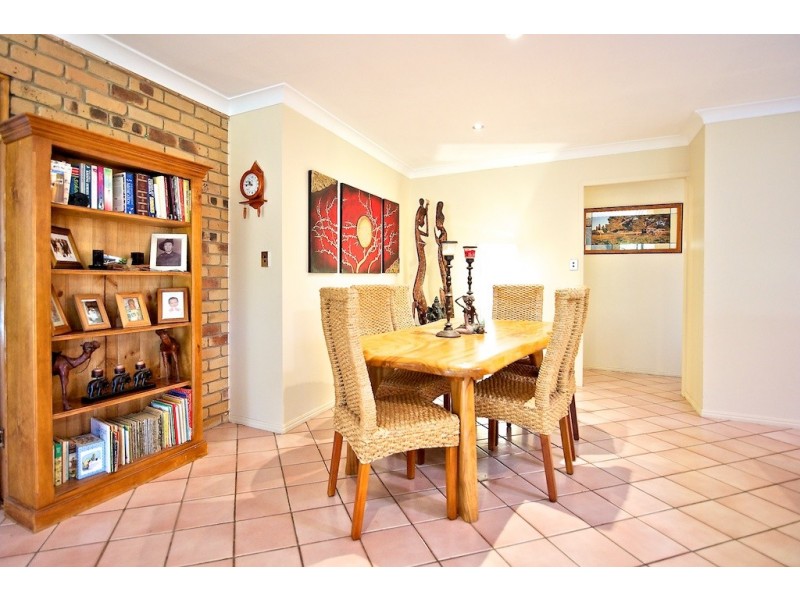 97 Theuerkaufs Rd, Fairney View QLD 4306