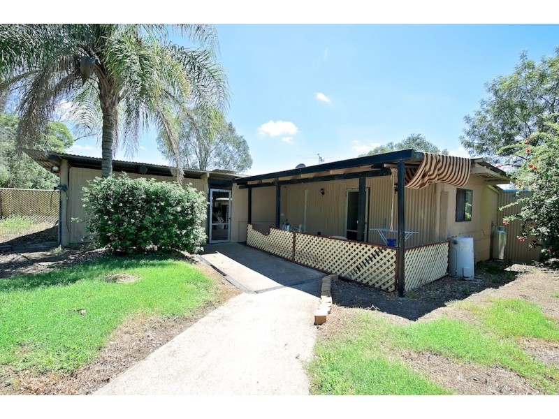 97 Theuerkaufs Rd, Fairney View QLD 4306