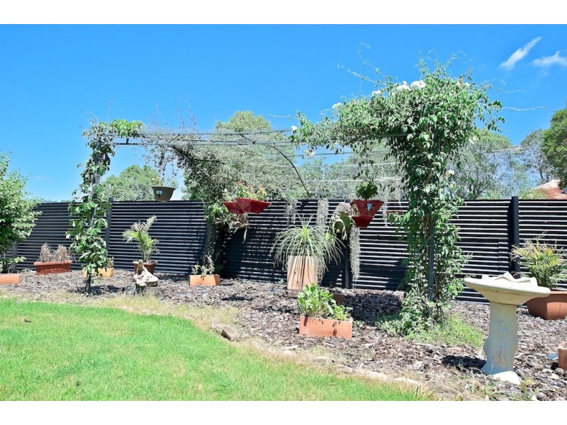 97 Theuerkaufs Rd, Fairney View QLD 4306