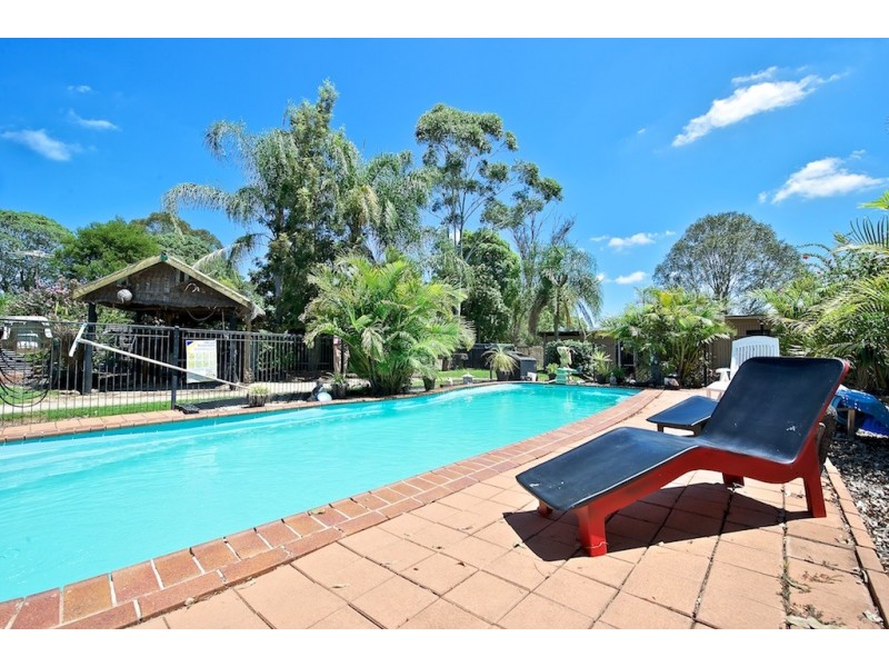 97 Theuerkaufs Rd, Fairney View QLD 4306