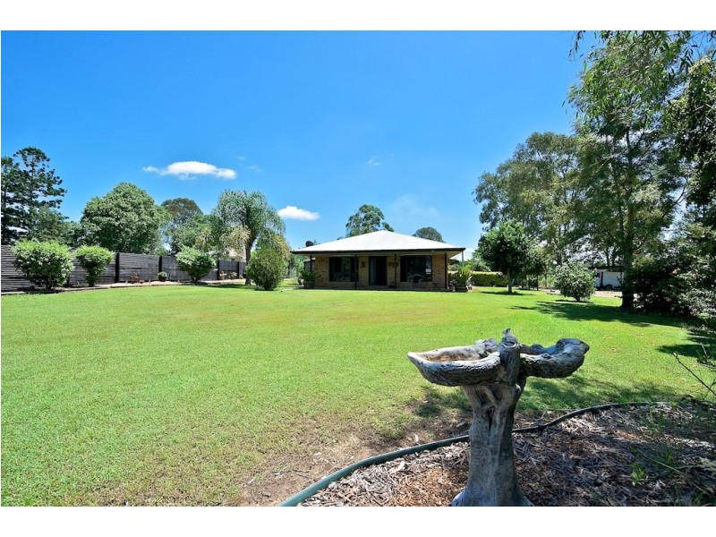 97 Theuerkaufs Rd, Fairney View QLD 4306