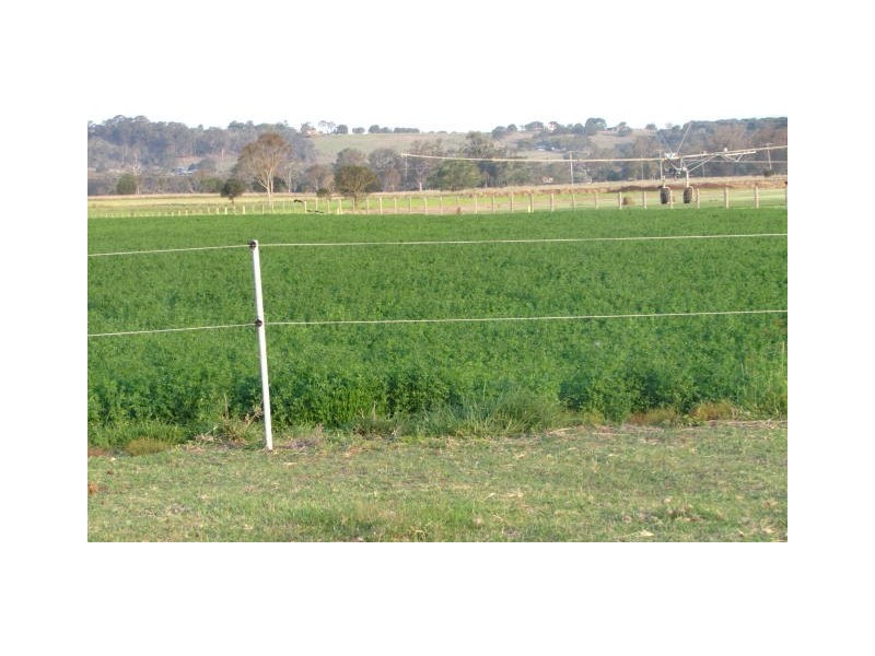 33 Kennedy Road, Wivenhoe Pocket QLD 4306