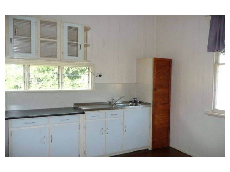 30 Alice Street, Silkstone QLD 4304