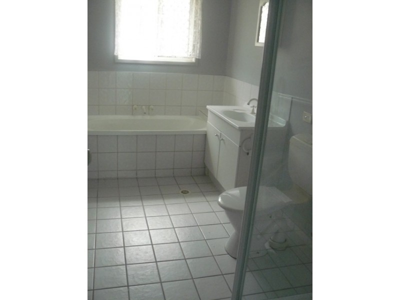 5 Des Arts Place, Wulkuraka QLD 4305
