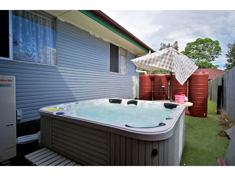 30  Diamond Street, Riverview QLD 4303