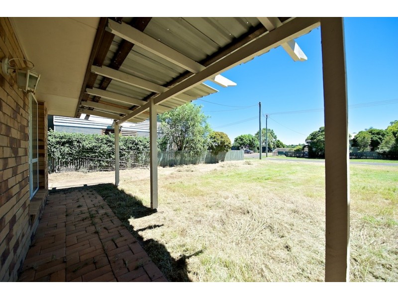 28 Daniel Street, Lowood QLD 4311