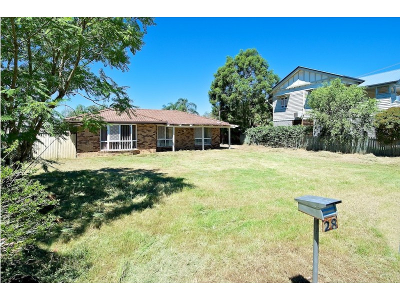 28 Daniel Street, Lowood QLD 4311