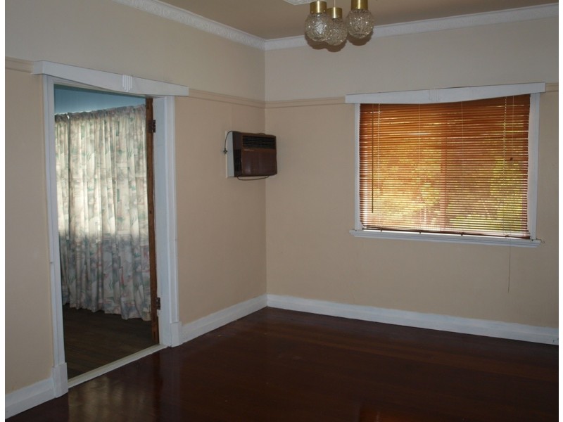 12 Welsby Street, North Booval QLD 4304