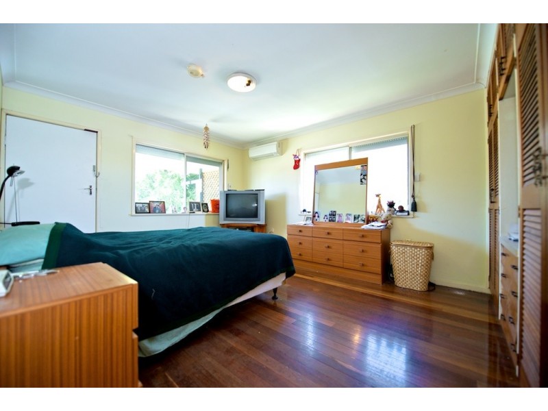 33 THORN Street, Ipswich QLD 4305