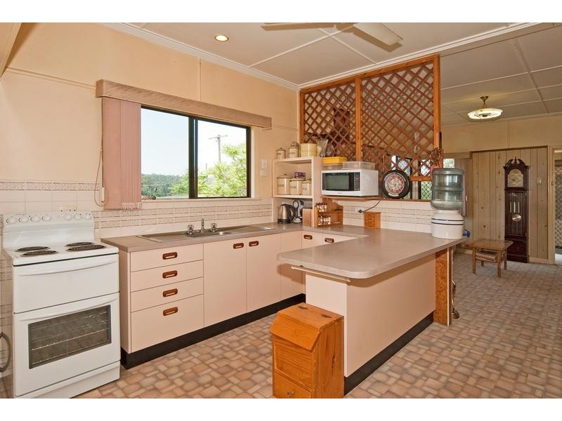 39 Lobb St, Churchill QLD 4305