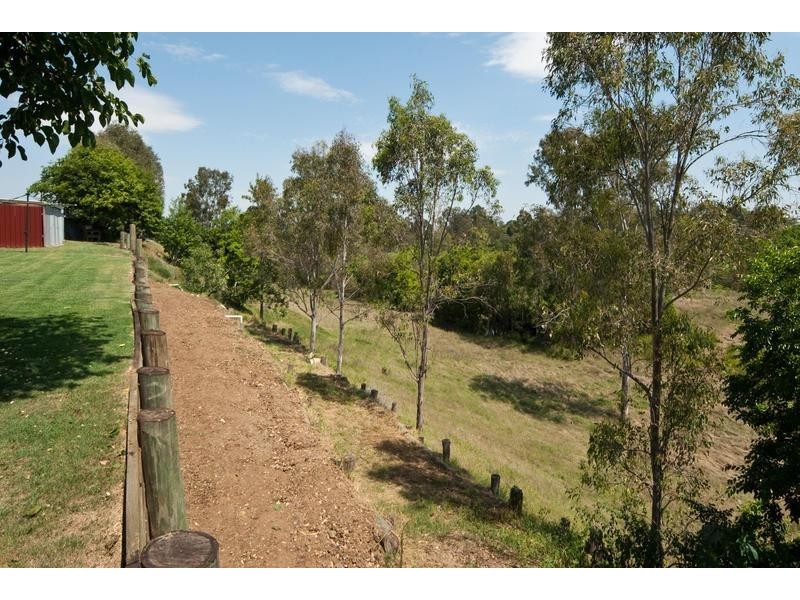 39 Lobb St, Churchill QLD 4305