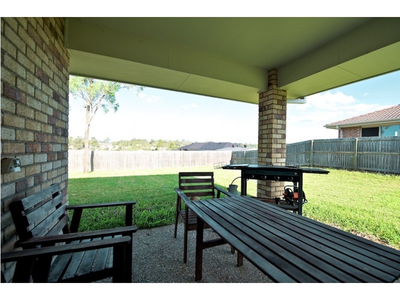 9 Angela Place, Yamanto QLD 4305