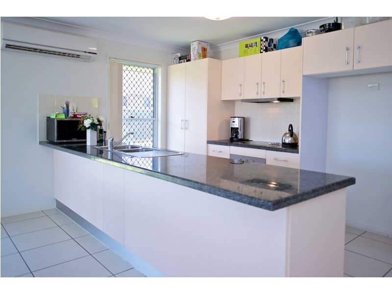 9 Angela Place, Yamanto QLD 4305