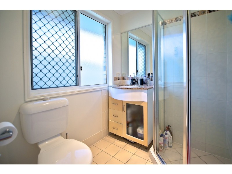 9 Angela Place, Yamanto QLD 4305