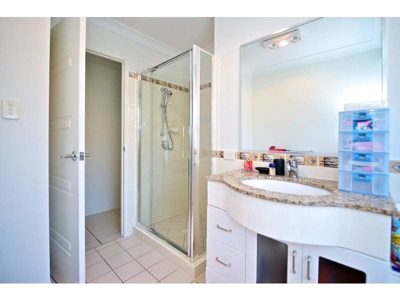 9 Angela Place, Yamanto QLD 4305